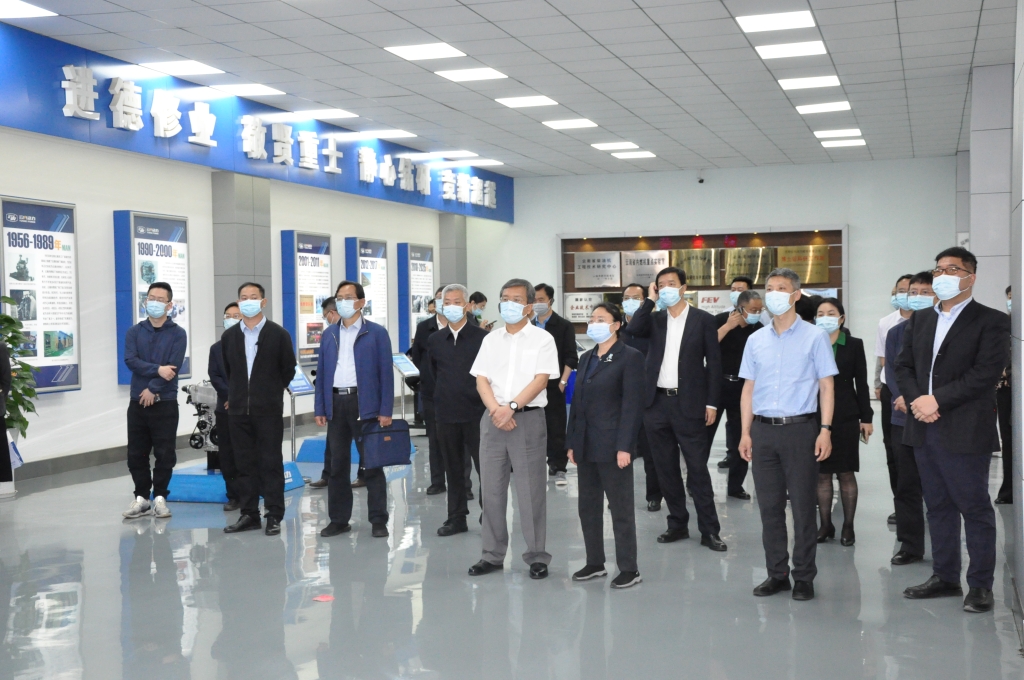 中共云南省委办公厅调研组到 立博Ladbrokes发展调研